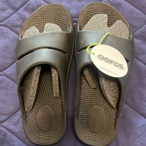OOFOS Brand New